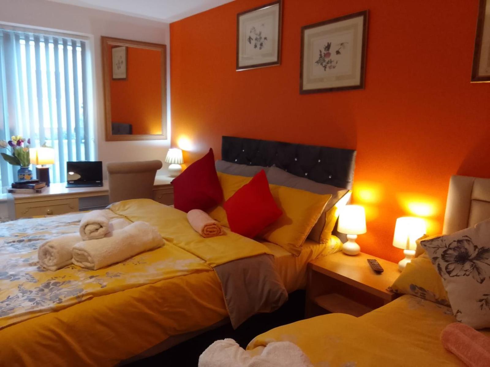 Ideal Home & Cottage Inviting 4 Bedroom Apartments Walsall Exterior photo