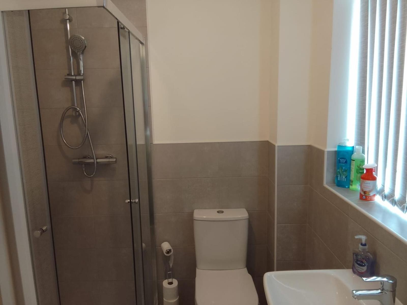 Ideal Home & Cottage Inviting 4 Bedroom Apartments Walsall Exterior photo